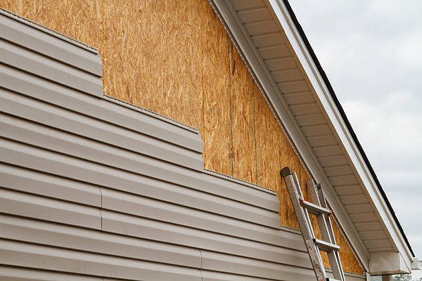 24/7 Emergency Vinyl Siding experts in Greenville, IN
